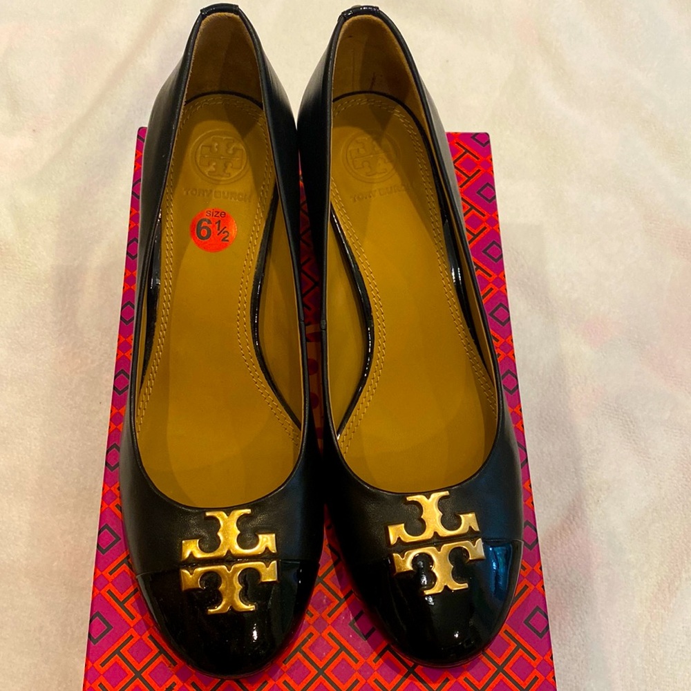 Tory Burch Everly 50mm black leather pump. Size 6.5